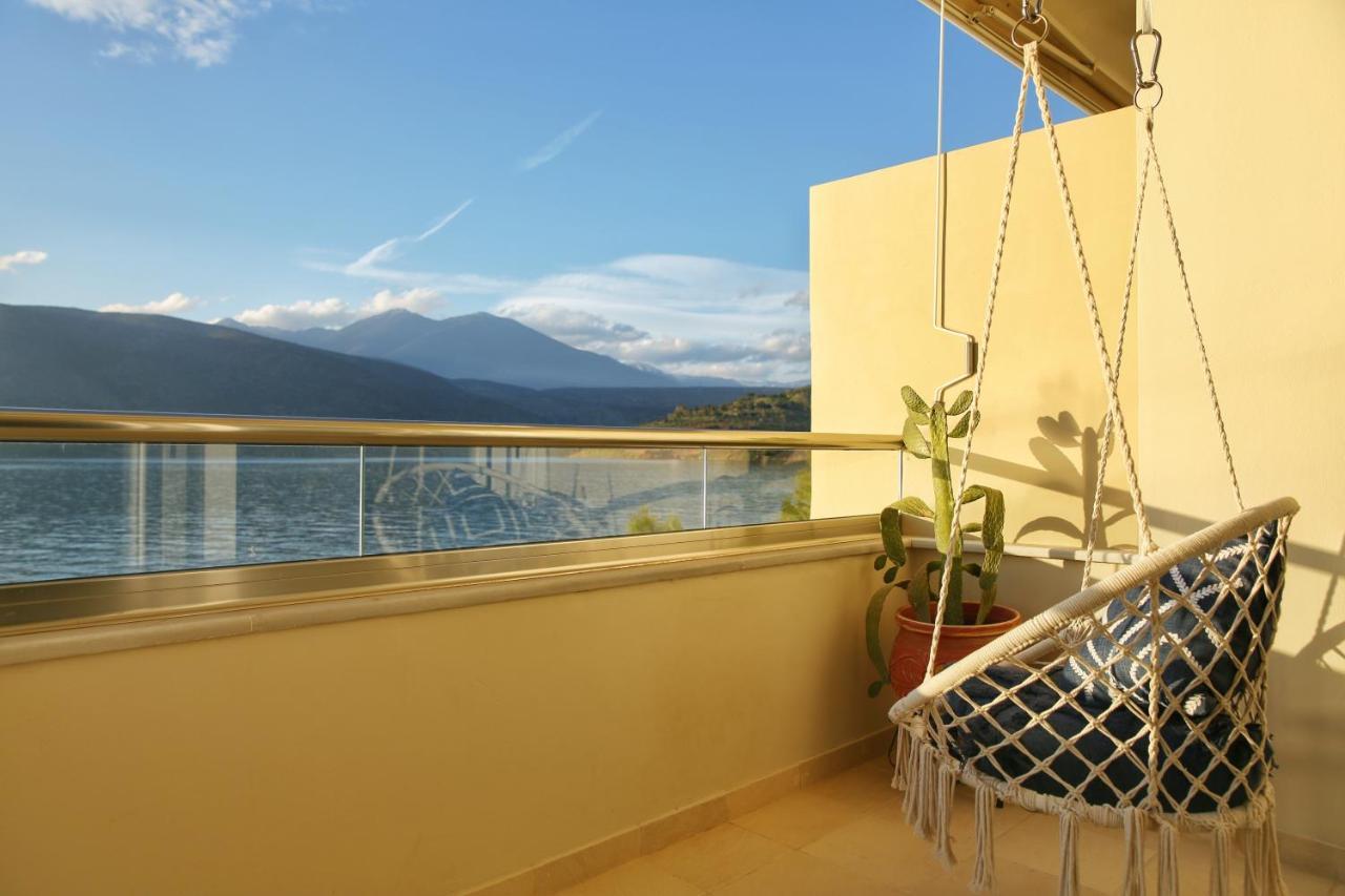 Boho Beach House In Itea-Delphi Buitenkant foto
